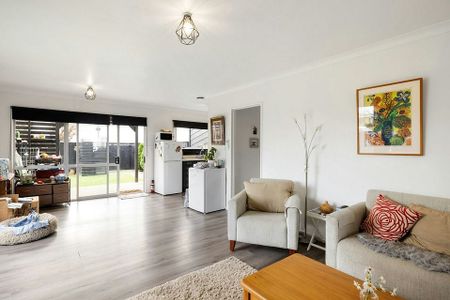 Charming Unit in Leamington! - Photo 2