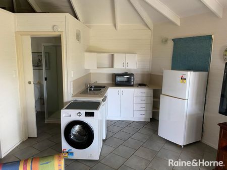 BUNGALOW NEAR THE BEACH - Photo 3