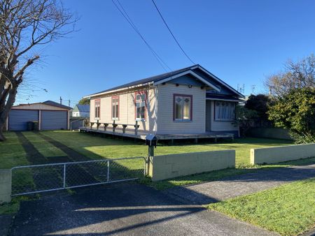 16 Disraeli Street,Hawera - Photo 2