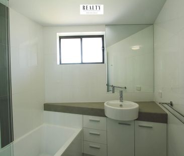 Location, Location, Location – Waterfront Unit near Hospital Precinct - Photo 5