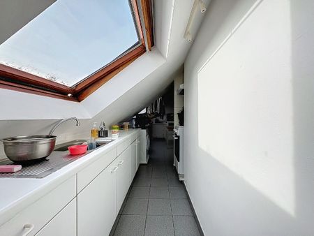 Gezellig dakappartement nabij winkels en openbaar vervoer - Photo 5