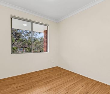 RENOVATED 2 BEDROOM UNIT WITH LUG CLOSE TO STATION - Photo 4