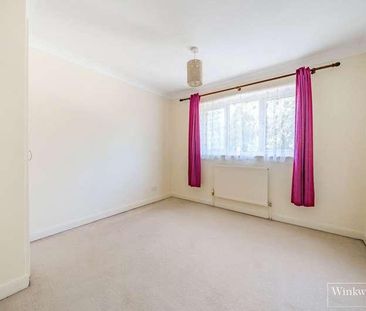 Gloucester Road, Bagshot, Surrey, GU19 - Photo 2