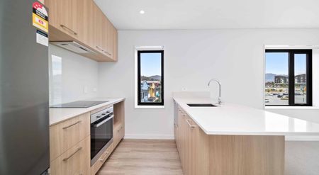 502/10 Copper Beech Avenue - Photo 5