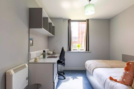 Silver En Suite - Photo 2