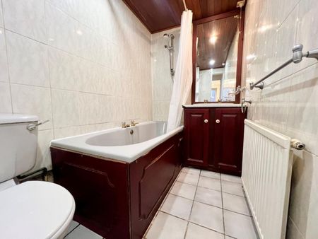 1 bedroom Flat To Let - Photo 4