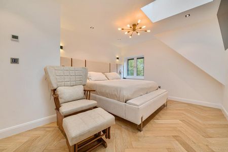 4 bedroom semi-detached house to rent - Photo 5