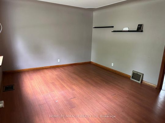 For Lease - 15 Beverley Street, Waterloo, Ontario - Photo 1