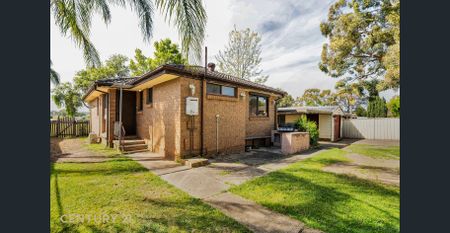 Charming three-bedroom home - Photo 5