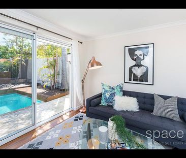 Private and secure unfurnished duplex home - Photo 3