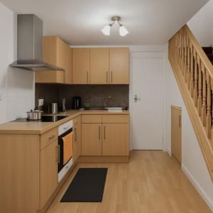 3 bedroom terraced house to rent - Photo 2