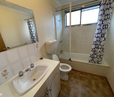 Charming 2-bedroom unit - 33/4 Clifford Court, Howrah TAS 7018 - Photo 6