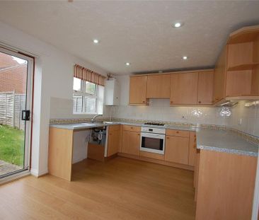 3 bedroom end of terrace house to rent - Photo 5