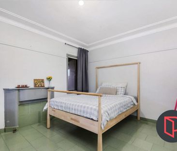 UPDATED SPACIOUS 5-BEDROOM FAMILY HOME - Photo 3