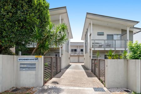 Modern Boutique Townhome Living in Prime Coorparoo Location - Photo 5