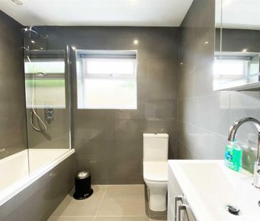 3 bedroom detached bungalow to rent - Photo 6
