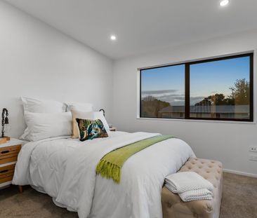 Elegant Beachside Residence in Manly - Photo 6