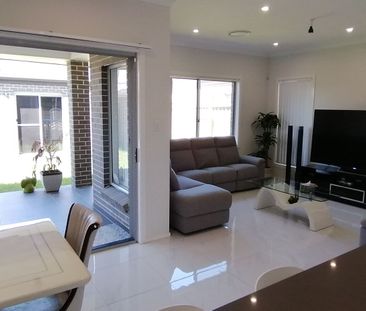 Immaculate Five Bedroom Quality Family Home - Close to all Amenities - Photo 6