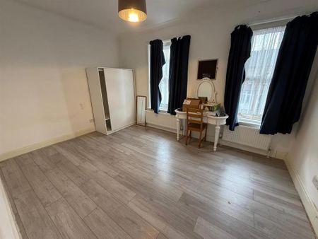 5 bedroom terraced house to rent - Photo 4