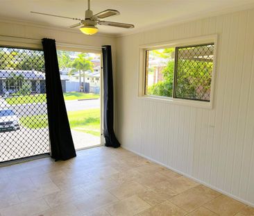 Lowset 3 Bedroom Brick Home with Rumpus - Photo 2