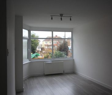 4 bedroom semi-detached house to rent - Photo 5