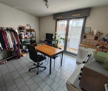 Location Appartement 1 pièce 31m² POITIERS 86000 - Photo 1