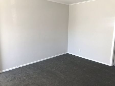 Unit 1, 211 Shirley Road, Papatoetoe, Auckland - Photo 2