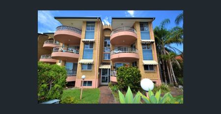 Spacious Coastal Living in the Heart of Southport - Photo 5