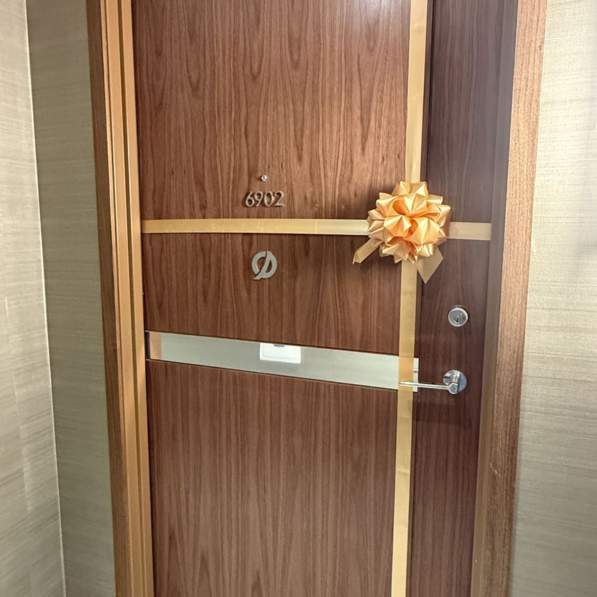 For Lease - 3 Concord Cityplace Way Unit# 6902, Toronto, Ontario - Photo 1