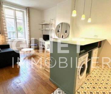 CHARMANT T2 MEUBLÉ DE 34.20 M² EN REZ-DE-CHAUSSÉ DONNANT SUR COURS-... - Photo 4