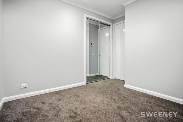 Elegant contemporary living in Altona Bay! - Photo 1