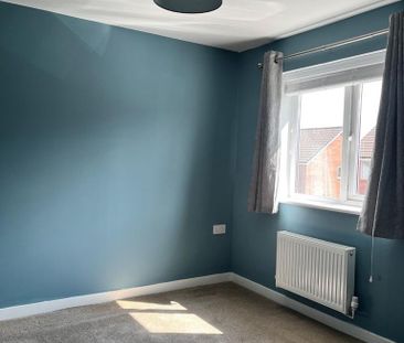 3 bedroom semi-detached house to rent - Photo 3