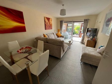 2 bedroom bungalow to rent - Photo 2