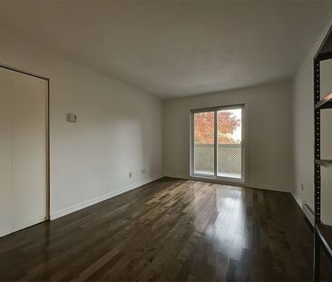 3 1/2 - Photo 5