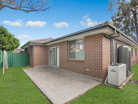33F Douglas Road, Quakers Hill NSW 2763 - Villa For Rent | Domain - Photo 5