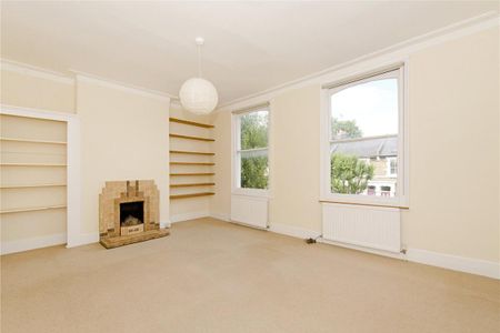 4 bedroom in Islington - Photo 2