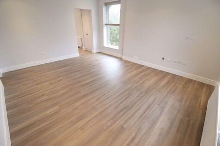 2 bedroom maisonette to rent - Photo 2