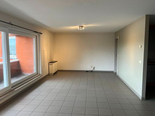 GEZELLIG APPARTEMENT MET 1 SLPK EN TERRAS NABIJ HET CENTRUM VAN GULLEGEM. - Foto 1