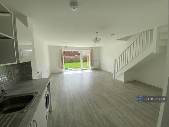 3 bedroom terraced house to rent - Photo 1