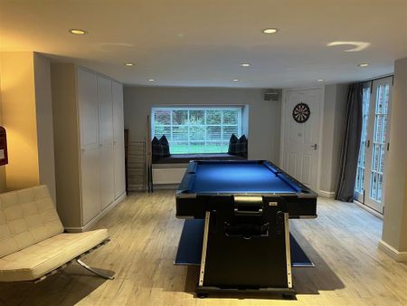 High Street - Photo 3