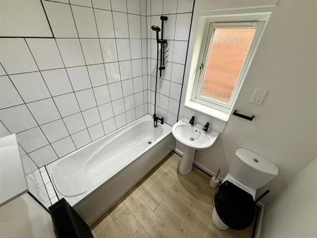 2 bedroom semi-detached house to rent - Photo 4