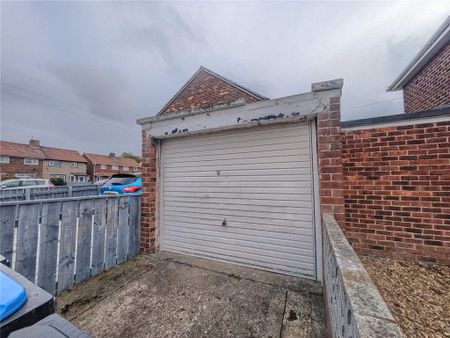 3 bedroom semi-detached house to rent - Photo 5