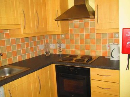 32 A Dunluce Avenue, Belfast, BT9 7AY - Photo 3