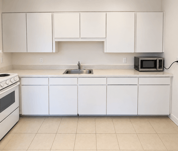 4040 Kindersley - Spacious 2-Bedroom Apartment - Photo 1