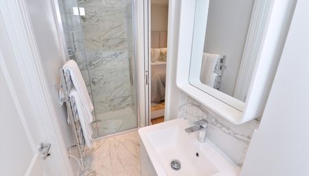 Hill Street, W1, London - Photo 3