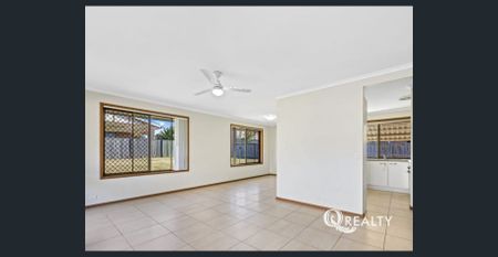 🏡3-Bedroom Home with Solar Panels in Quite Community – Available Now! - Photo 5