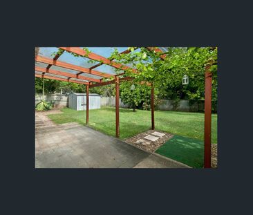 Beautifully Updated Family Home in a Prime Location - Photo 4