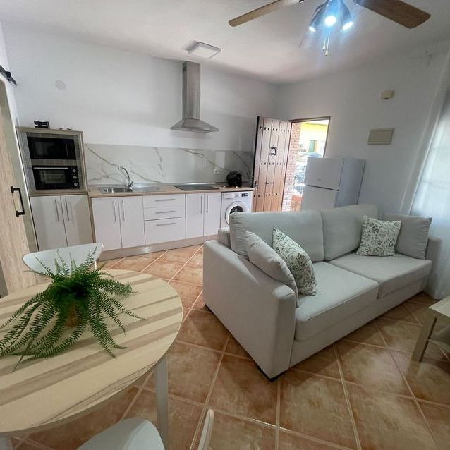 Alquiler de chalet adosado en Fuente Alegre - El Chaparral - Los Morales - Photo 1