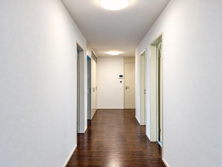 Grosszügige 3.5-Zimmer-Wohnung mit hochwertigem Ausbaustandard in Kloten - Photo 4