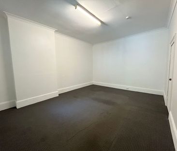 Comfortable One-Bedroom Unit - Photo 2